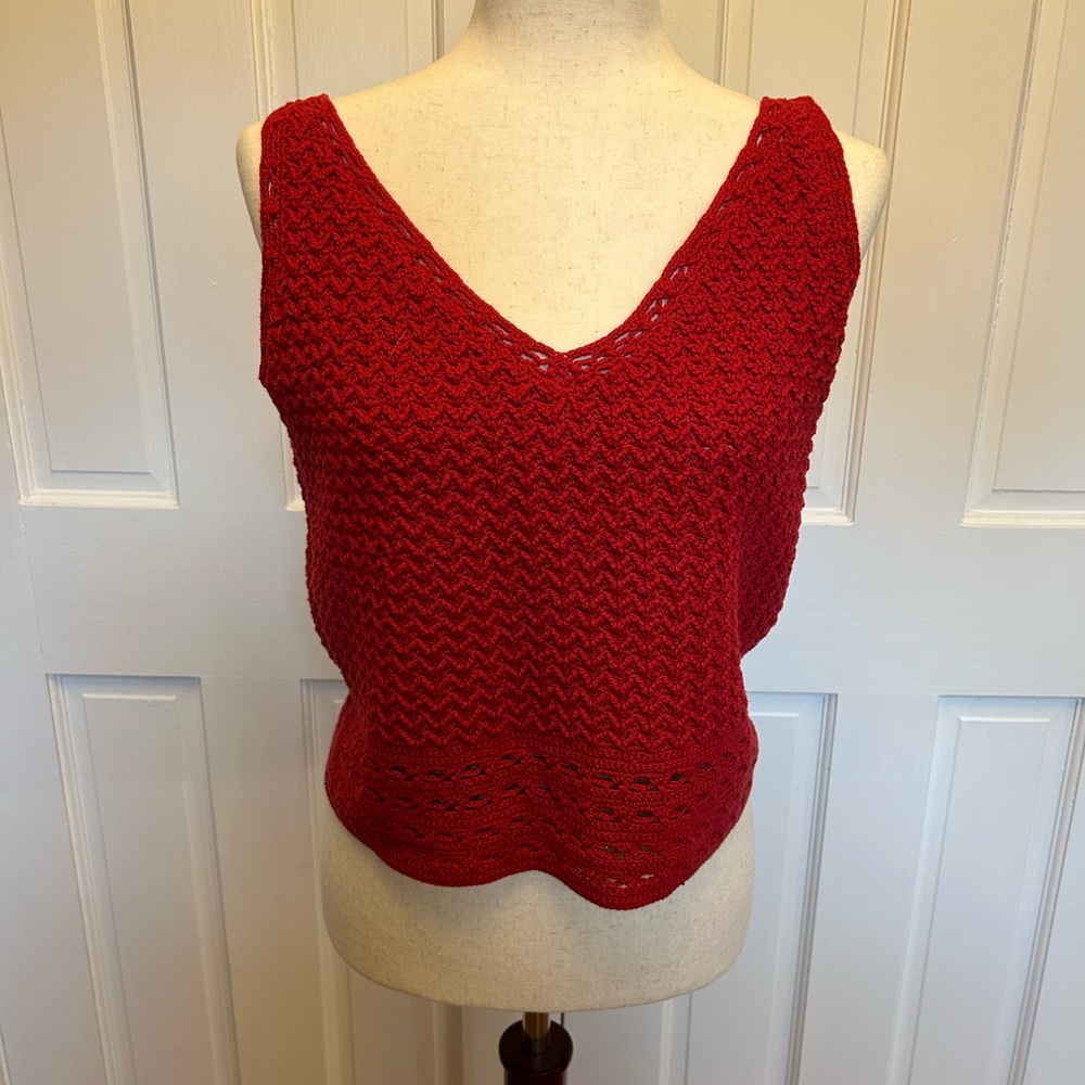 Crochet cute tank - hardly worn